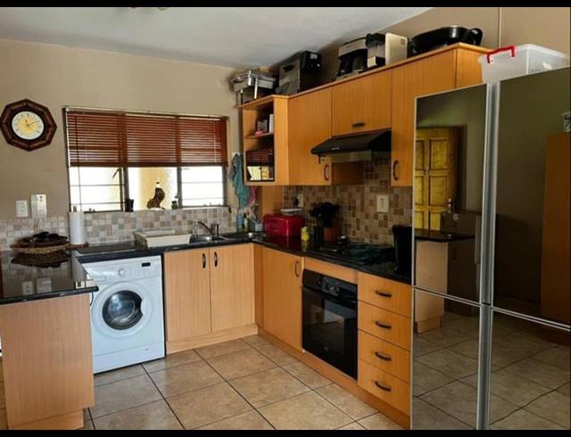 3 BEDROOM APARTMENT FOR SALE IN ELANDSHAVEN